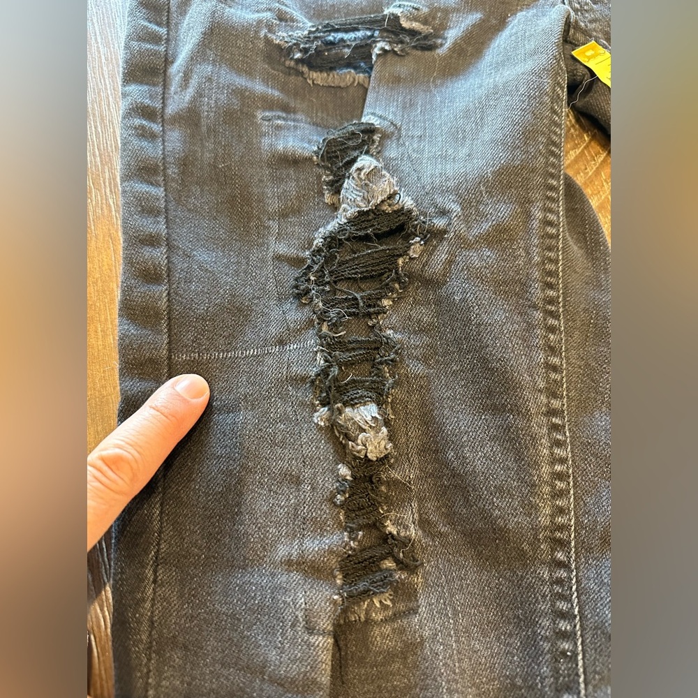 Women's Black Distressed Skinny Jeans - Picture 7 of 8